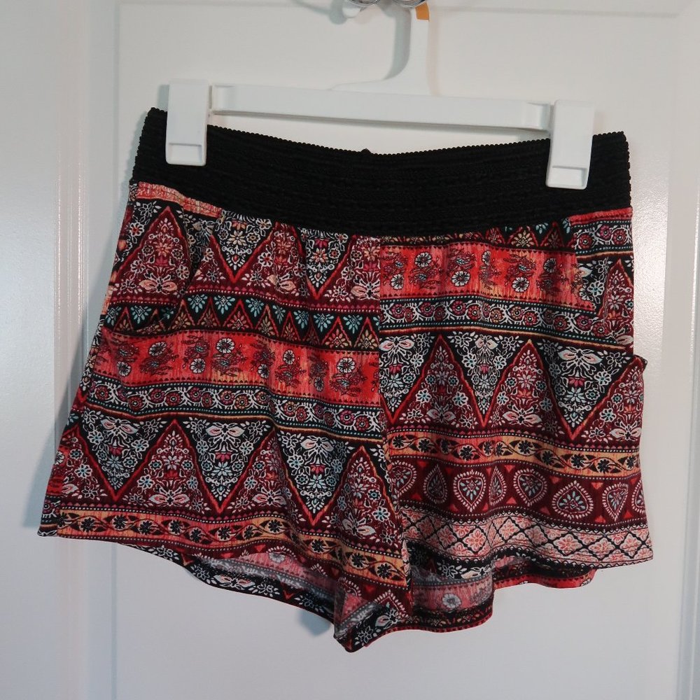 Patterned Soft Shorts with Pockets